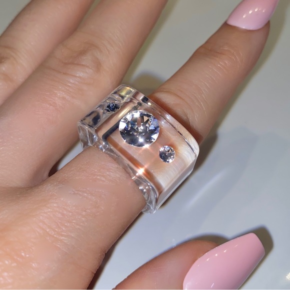 Clear Lucite Cube Ring Embellished With Crystals, Transparent Acrylic Ring - Picture 11 of 16